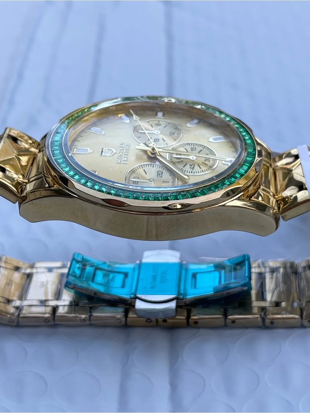 Invicta this eye